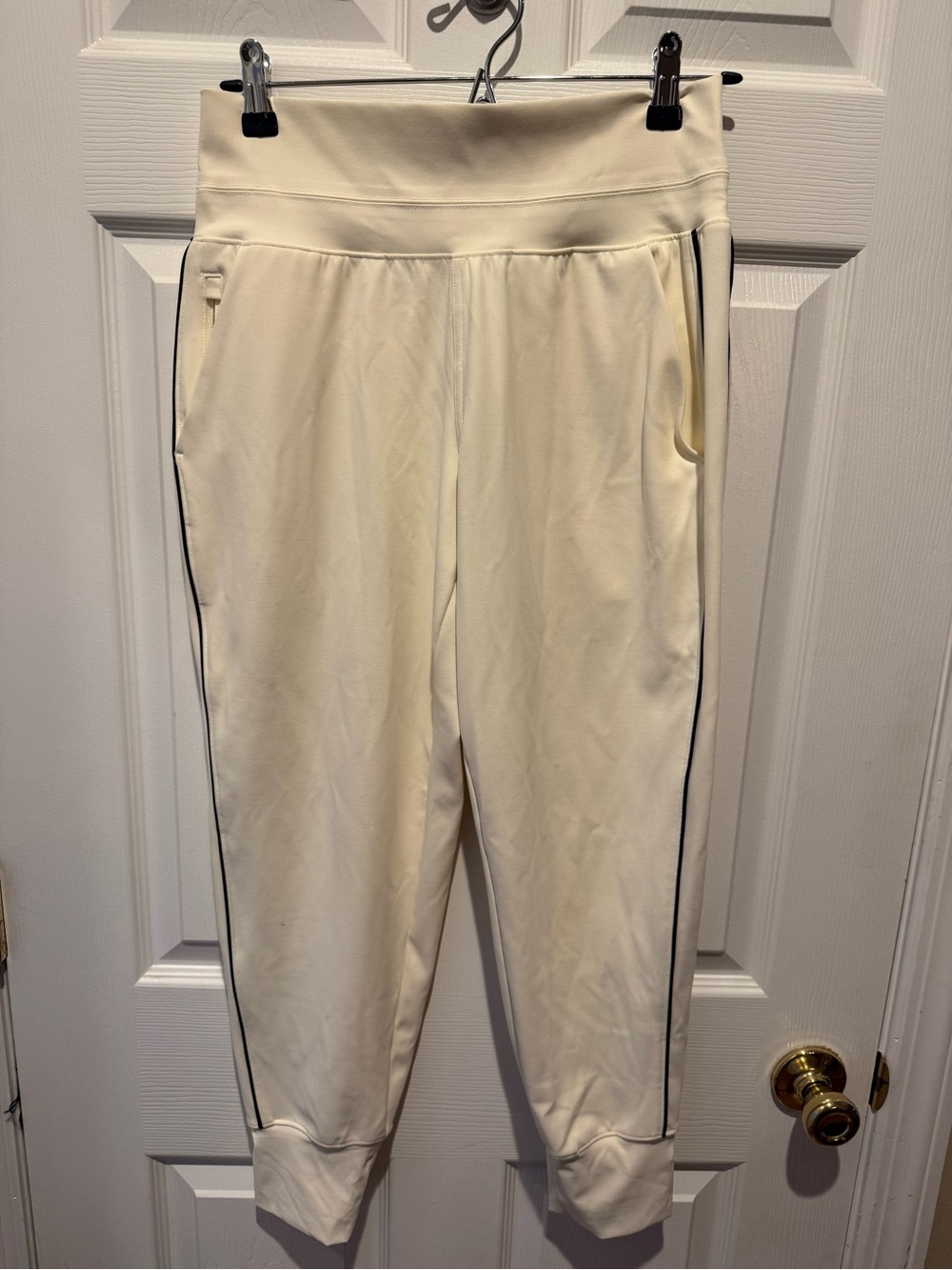 Athleta VENICE HIGH RISE JOGGER pants in beige with Black Side Piping brand new